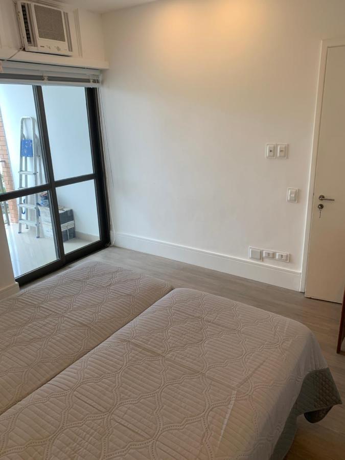 Flat Com 65 Metros; Sala; Duas Suites; Cozinha Recem-Reformado Rio de Janeiro Bagian luar foto